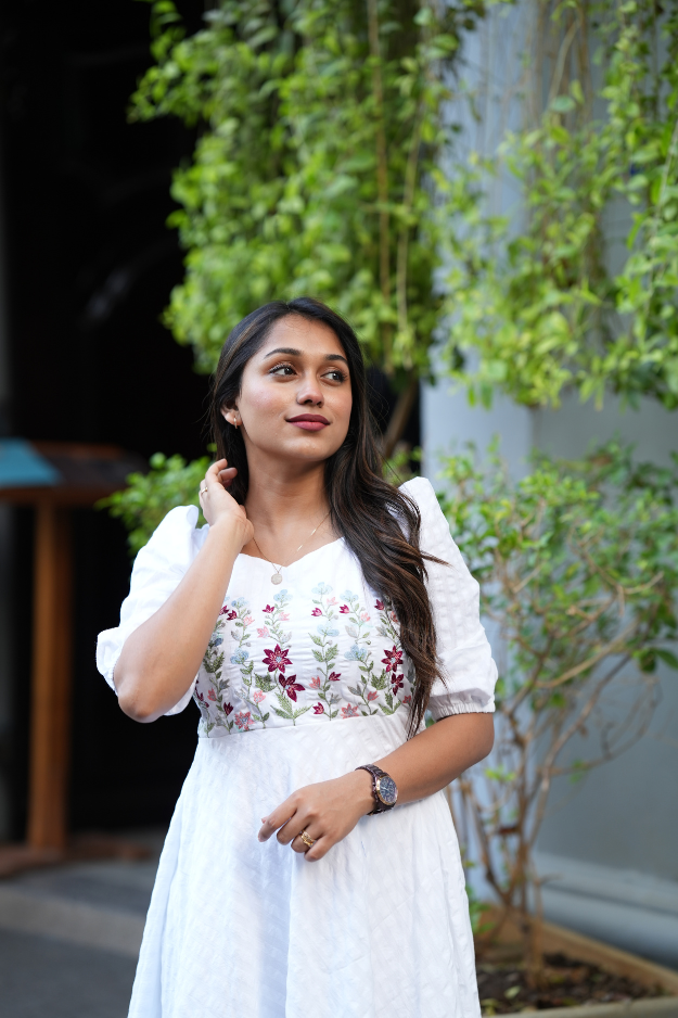 Elisa - Floral embroidered Hakoba frock