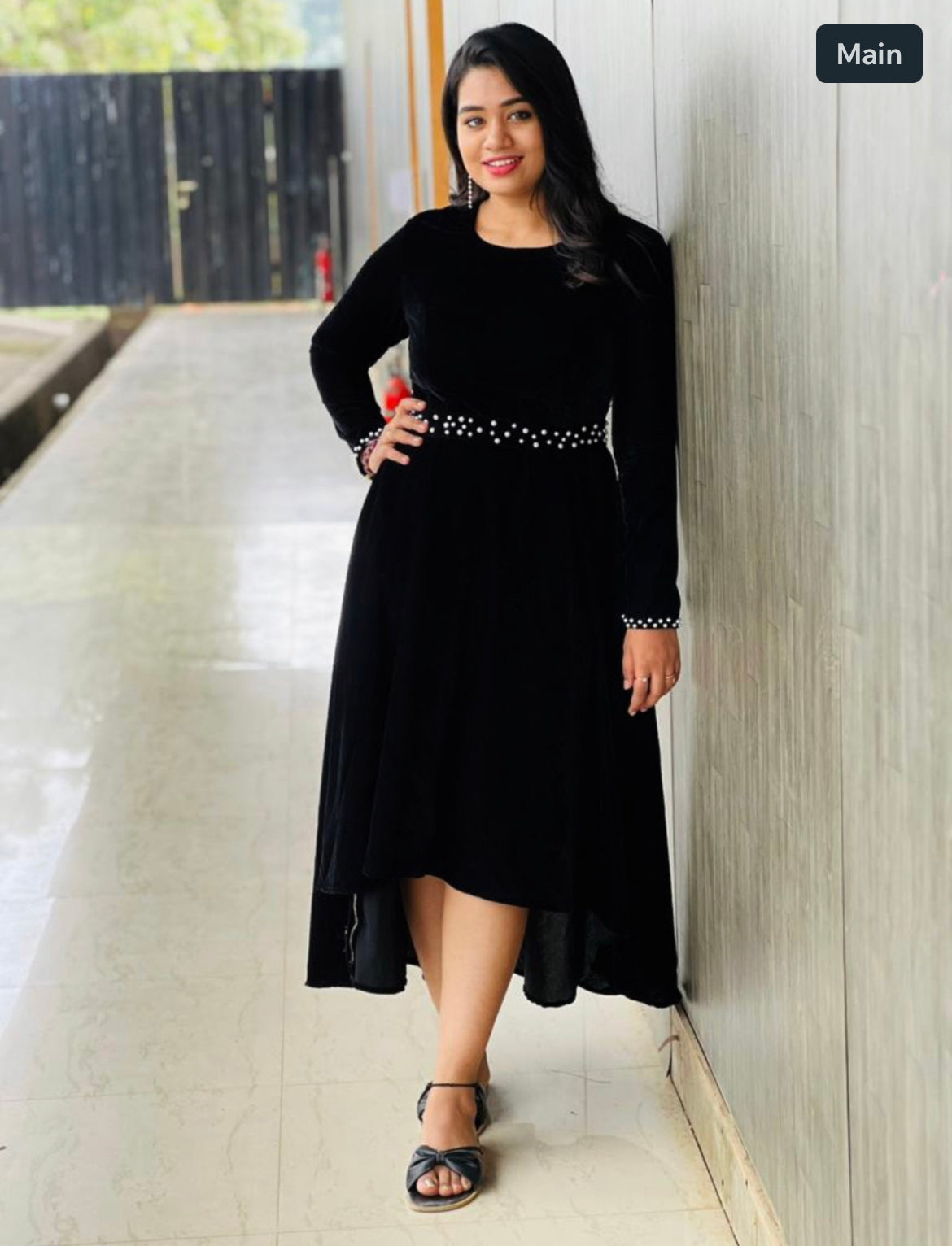 Nia -Minimal Black full sleeved velvet dress
