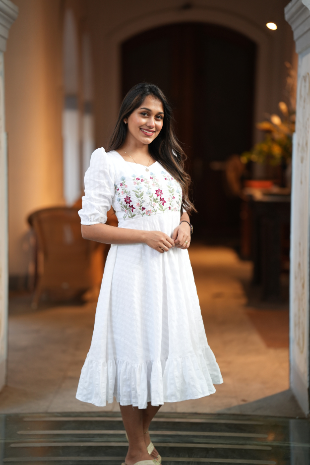 Elisa - Floral embroidered Hakoba frock