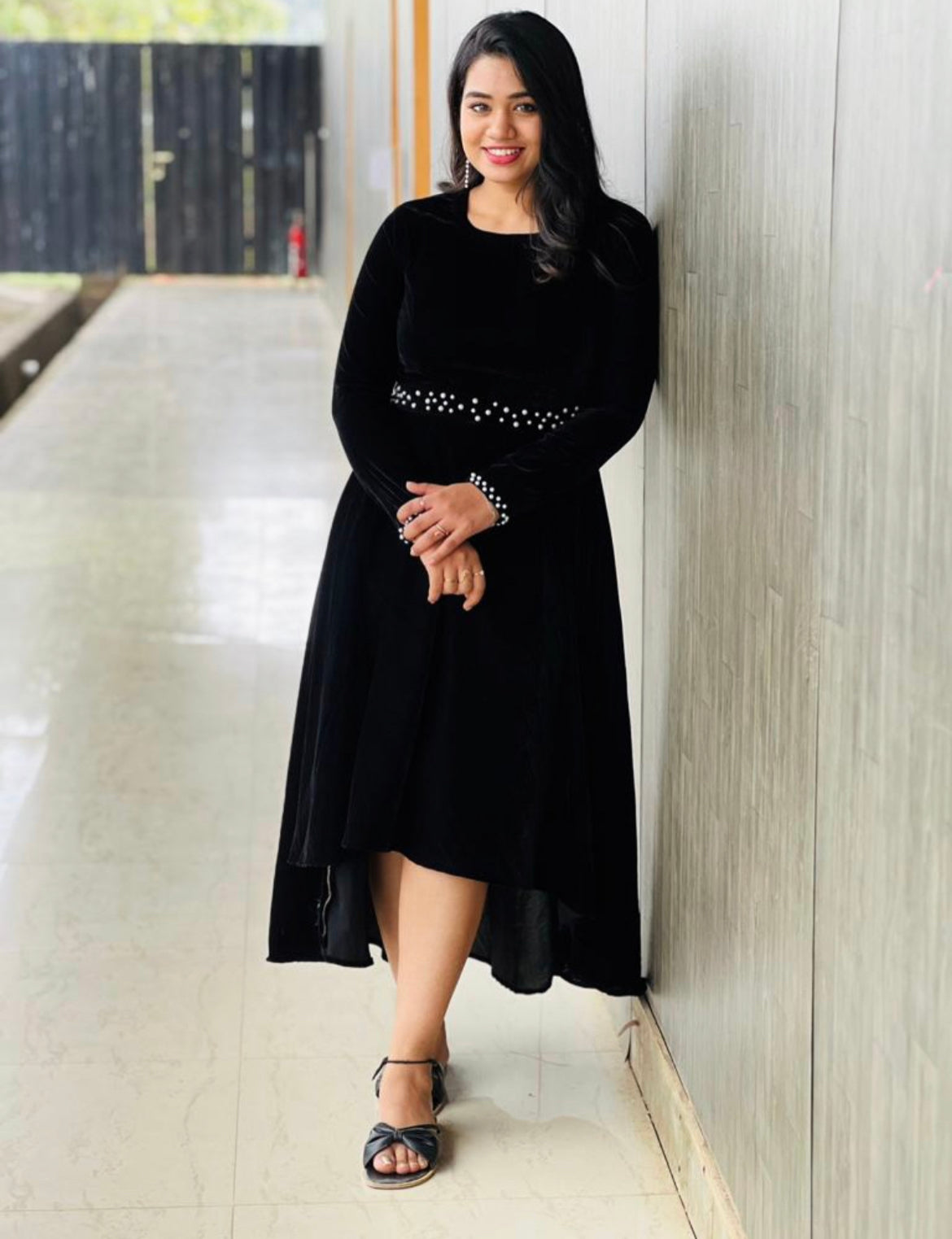 Nia -Minimal Black full sleeved velvet dress