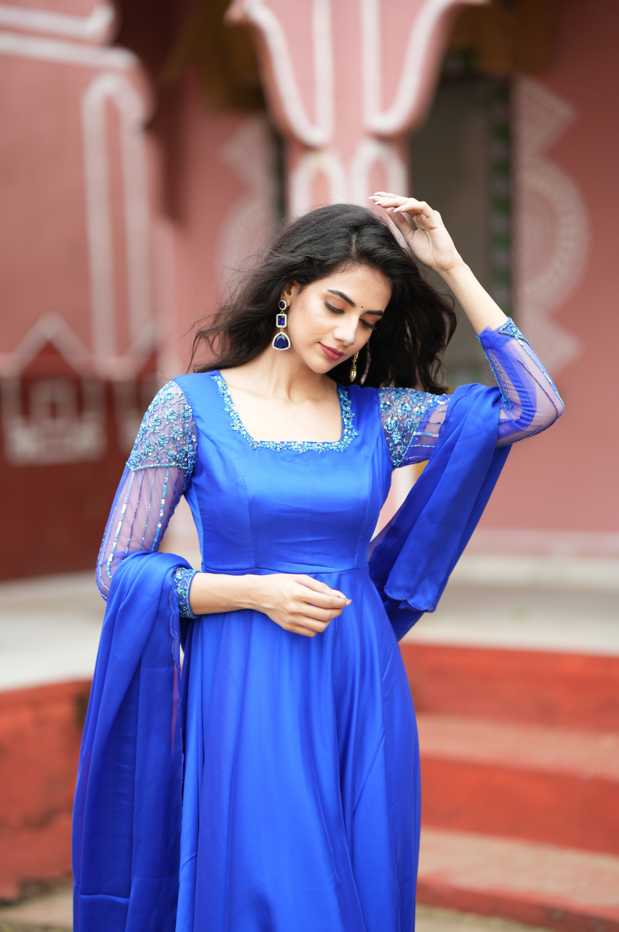 Vishwa Collection
Premium Dual-coloured Festive Anarkali