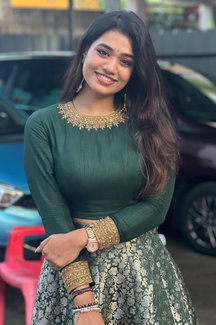Sara Collection
Premium Designer Lehanga