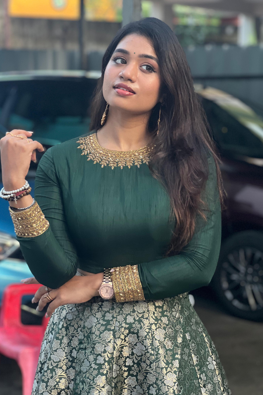 Sara Collection
Premium Designer Lehanga